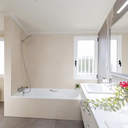 Luxury Premium Salinas Villa