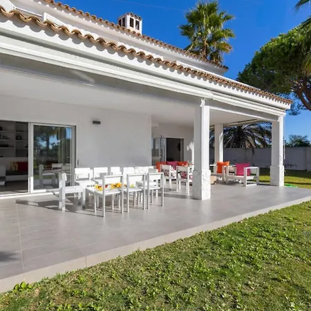 Fidalsa Luxurious Salinas And Sea