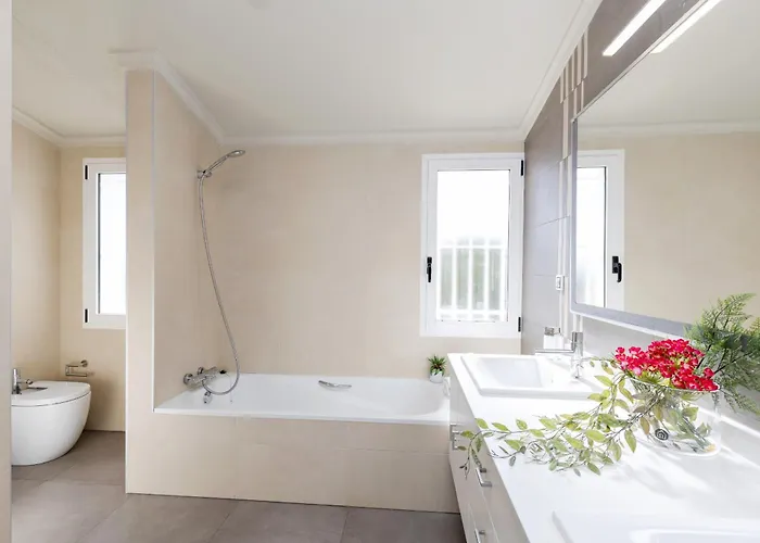 Luxury Premium Salinas Villa